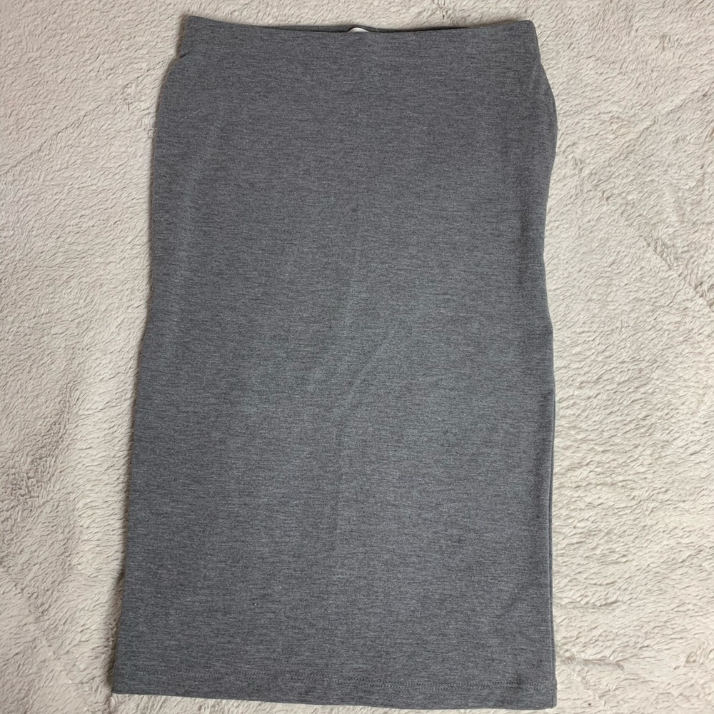 👽SALE 5 for $25 • FOREVER21 Grey Pencil Skirt